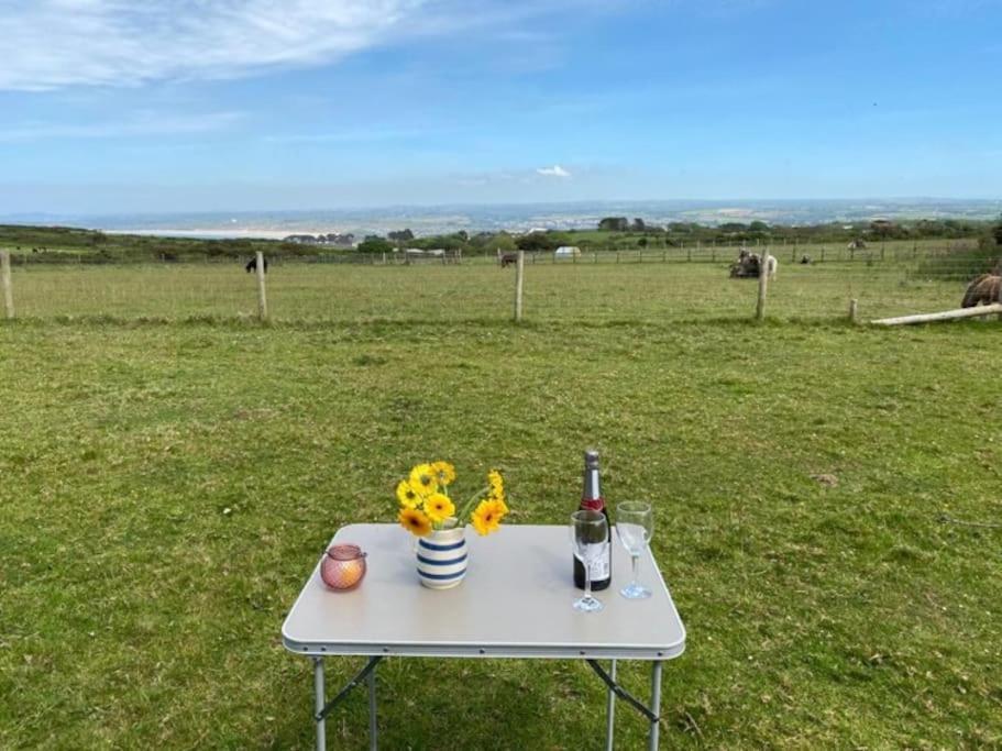 Lily Cosy Campervan With Sea Views & Amazing Sunrises St Ives Esterno foto